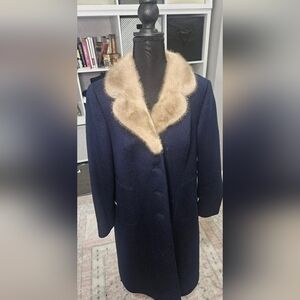 Vintage Navy Wool Coat with Fur Collar – by Sixth Sense –Made in Germany